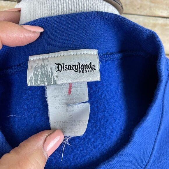 Disneyland Resort 2008 Sweatshirt sz Small - Picture 2 of 4